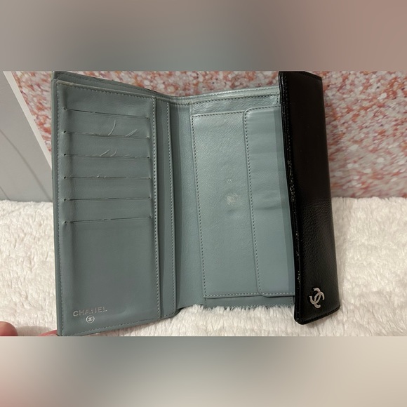 Chanel Black Patent Leather Wallet Flap Teal Interior - Picture 5 of 8